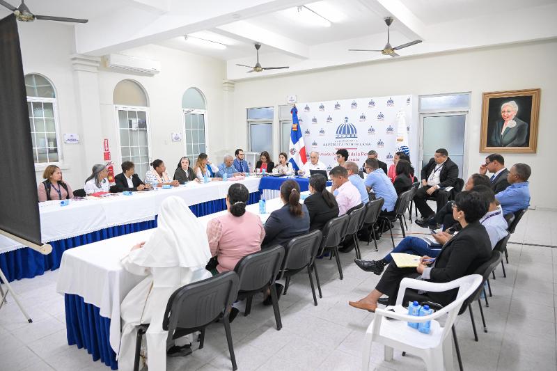 Director Ejecutivo de CONAPE realizó una reunión con los directores de centros