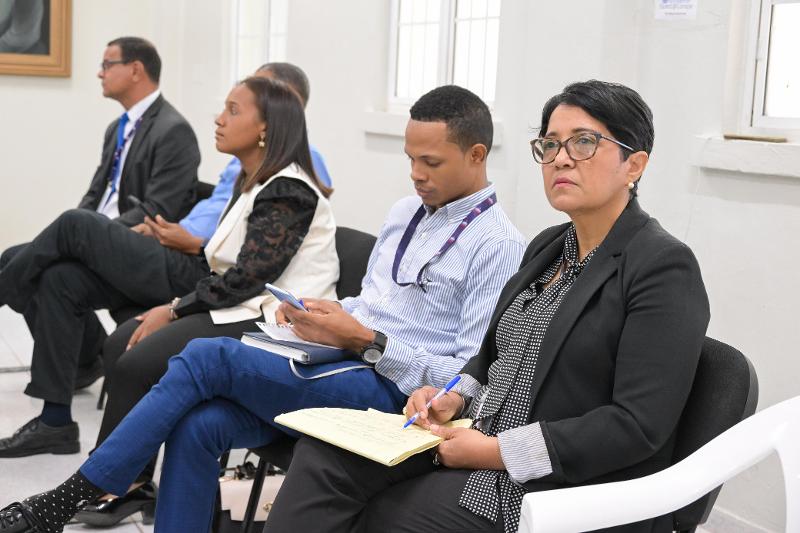 Director Ejecutivo de CONAPE realizó una reunión con los directores de centros