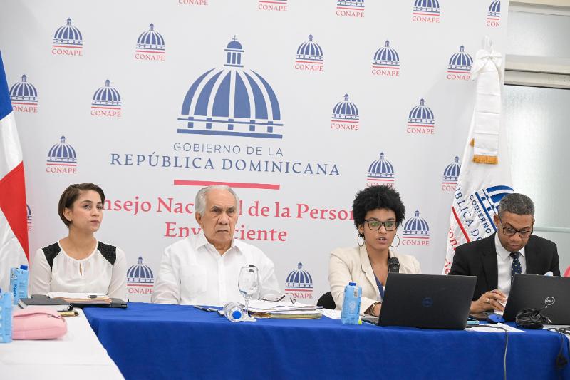 Director Ejecutivo de CONAPE realizó una reunión con los directores de centros