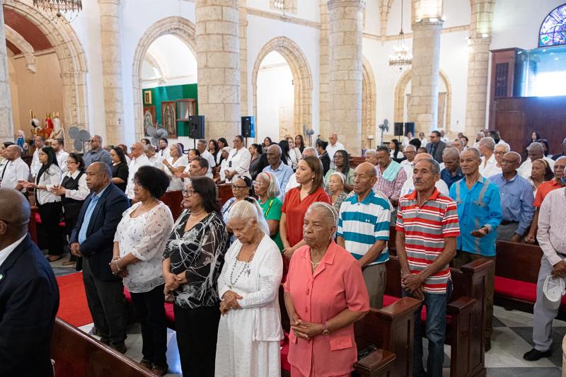 CONAPE honra adultos mayores con eucaristía por el Día Nacional del Envejeciente