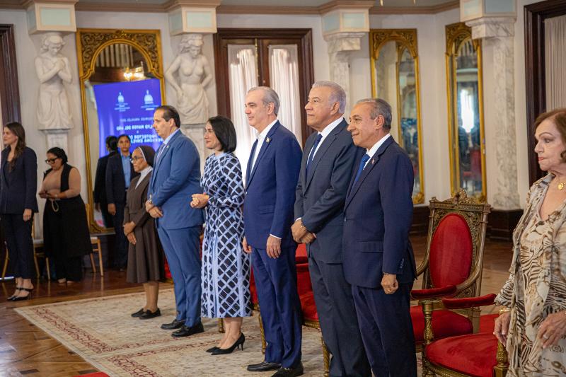 El Presidente Luis Abinader y CONAPE reconocen a nuestros adultos mayores 