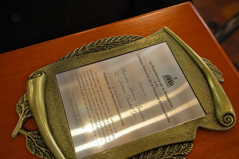 El Presidente Luis Abinader y CONAPE reconocen a nuestros adultos mayores 