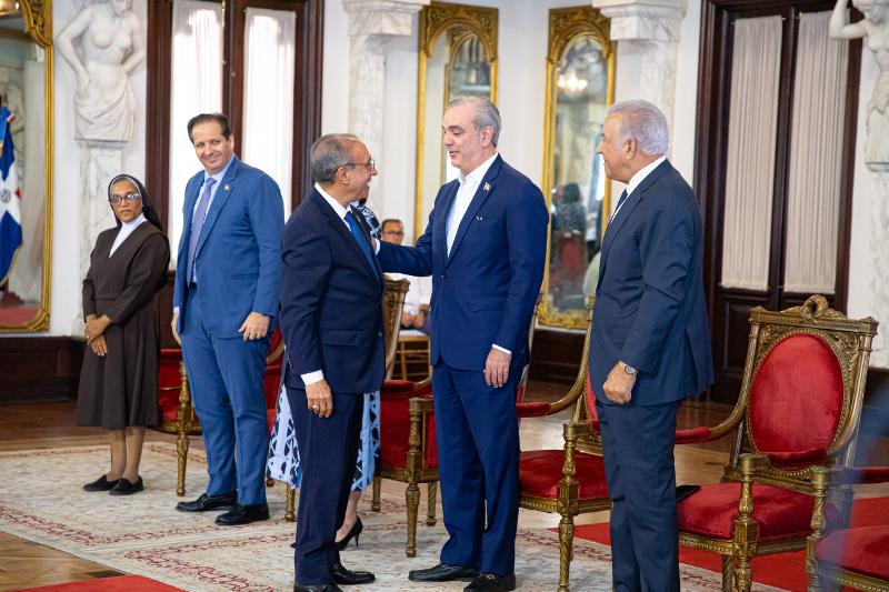 El Presidente Luis Abinader y CONAPE reconocen a nuestros adultos mayores 