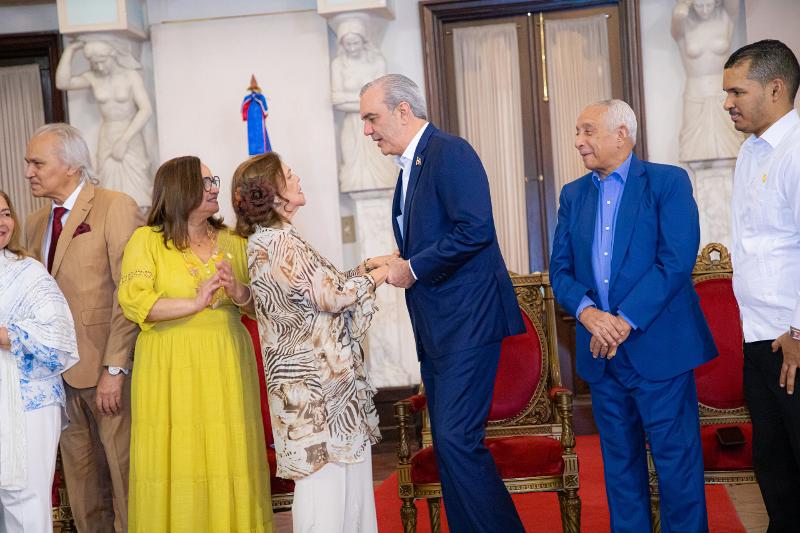 El Presidente Luis Abinader y CONAPE reconocen a nuestros adultos mayores 