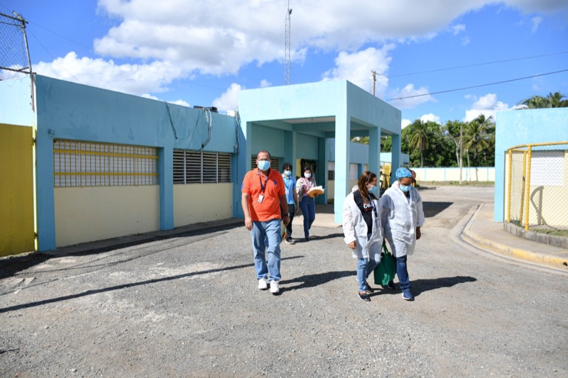 CONAPE visita al Centro de Corrección y Rehabilitación de Monte Plata Hombre 