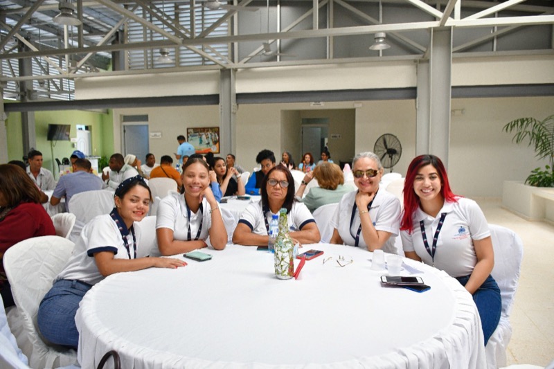 CONAPE realiza encuentro con enfermeras para celebrar su día