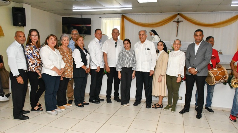 Director Ejecutivo de CONAPE visita al Hogar de Ancianos Desvalidos La Santisima Trinidad en Moca