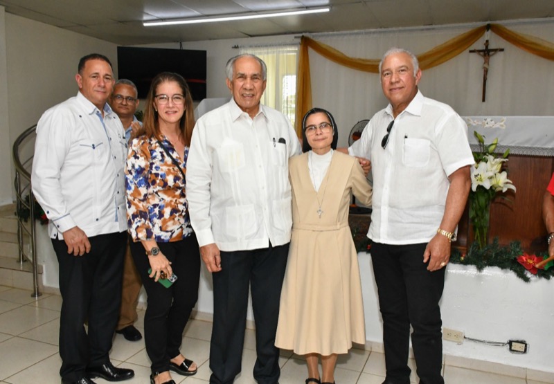 Director Ejecutivo de CONAPE visita al Hogar de Ancianos Desvalidos La Santisima Trinidad en Moca