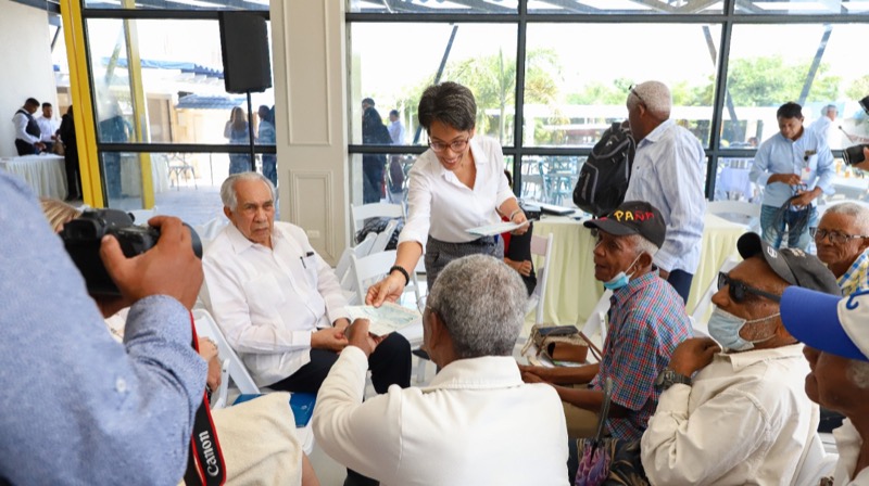 Presidente Luis Abinader encabeza lanzamiento Comunidades de Cuidados en Azua
