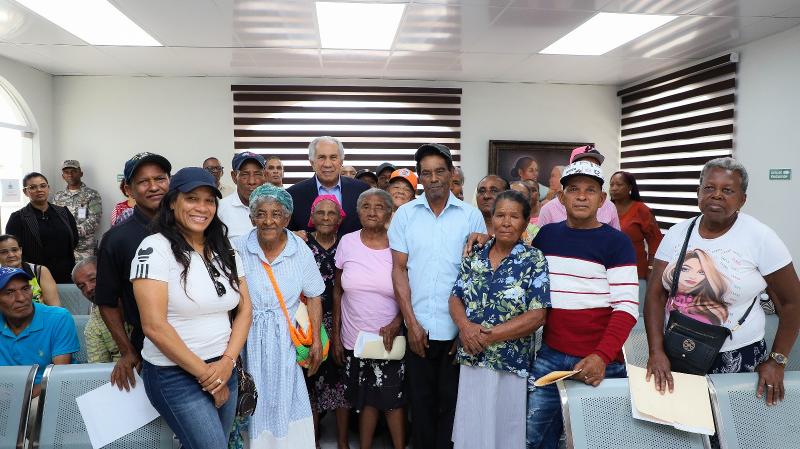 Adultos Mayores de Yamasa agradecen al presidente Luis Abinader y a CONAPE por Pensiones Solidarias 