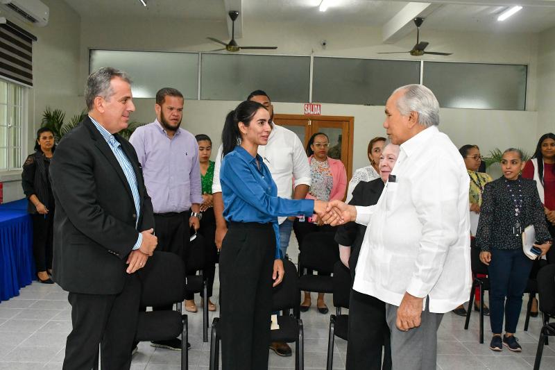 CONAPE recibe donación de 30 mil mascarillas del Consulado General de la Rep. Dom. en Curazao