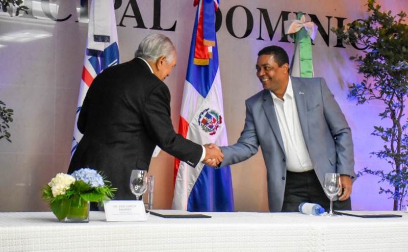 El CONAPE firmó un convenio con la Liga Municipal Dominicana