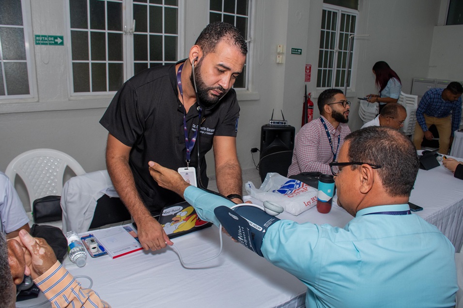 Comité de Salud y Seguridad en el Trabajo del CONAPE realiza operativo médico para colaboradores.