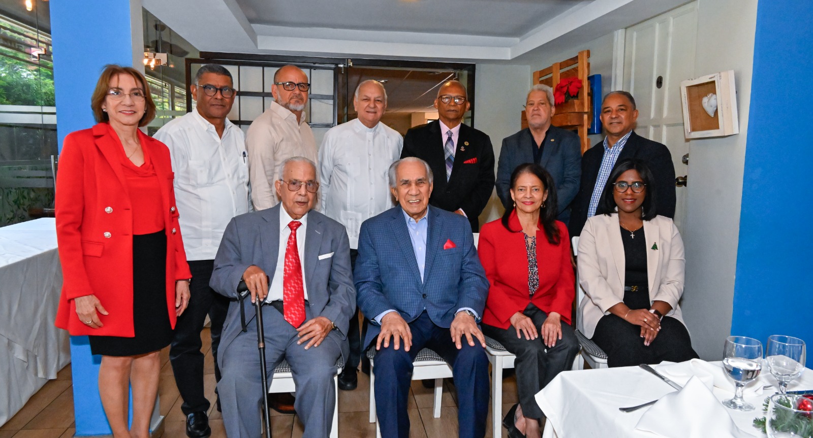 Miembros del Consejo Nacional de la Persona Envejeciente (CONAPE) realizan almuerzo navideño