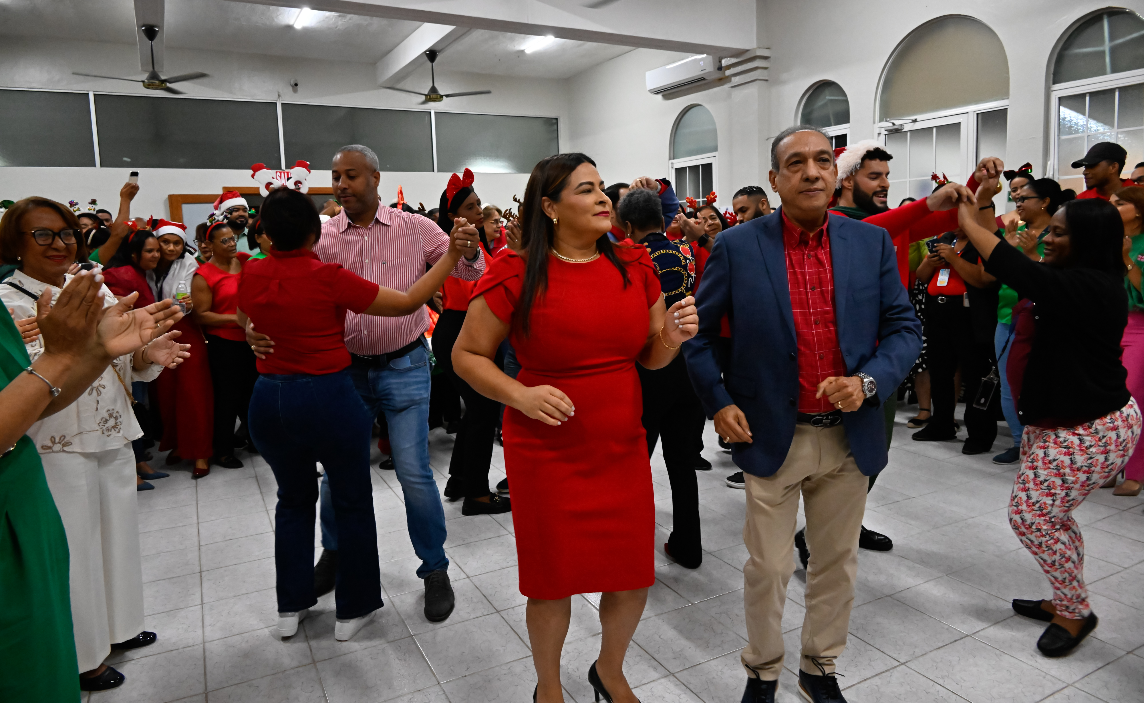 CONAPE recibe la navidad en el marco de una efusiva actividad de integración