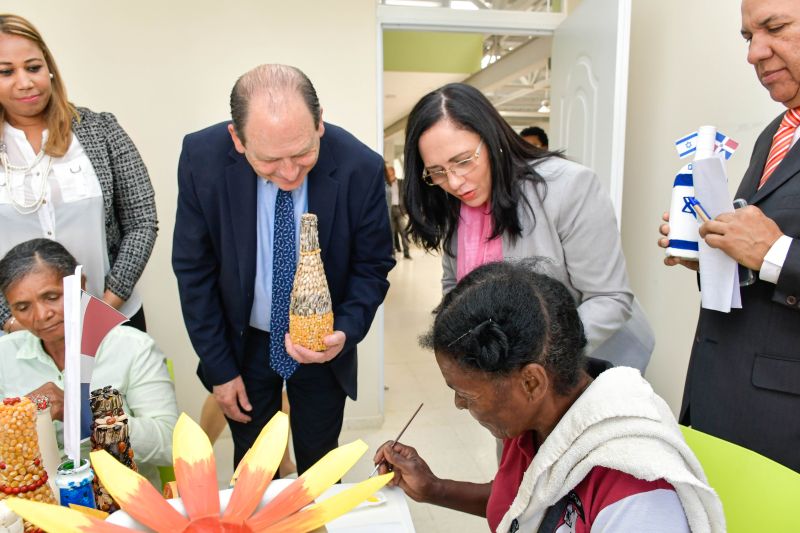 Embajador de Israel valora el trabajo del Conape en el Centro Integral para Adultos Mayores Ciudad Juan Bosch